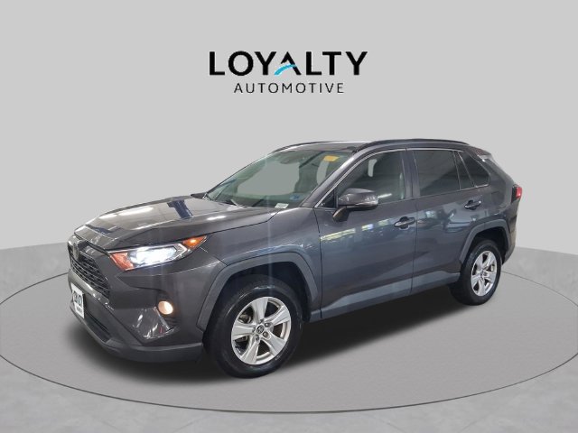 Used 2020 Toyota RAV4 XLE w/ Convenience Package FWD image 1