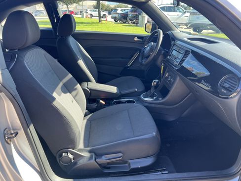 Used 2014 Volkswagen Beetle 2.5 image 23