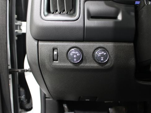 Used 2020 Chevrolet Colorado LT w/ LT Convenience Package AWD/4WD image 9