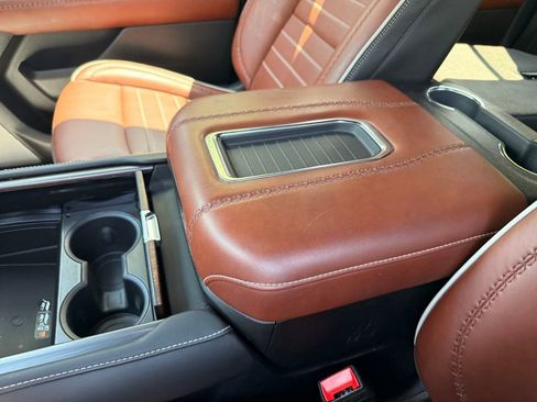 Used 2024 GMC Yukon XL Denali Ultimate AWD/4WD image 27