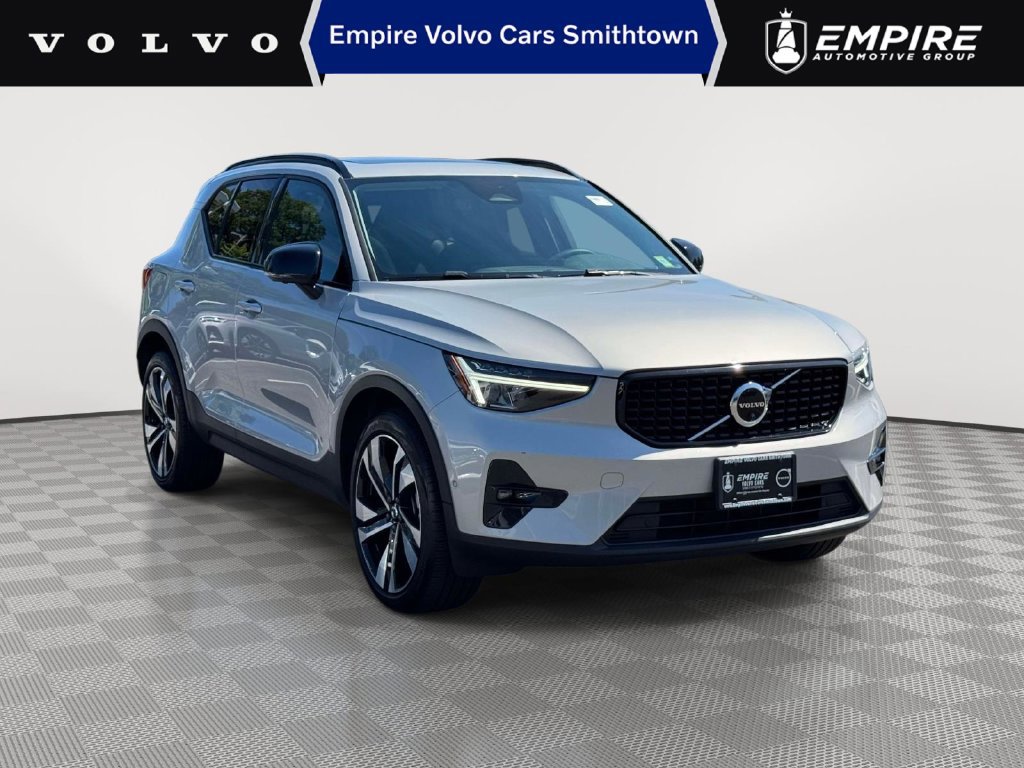 Certified 2023 Volvo XC40 B5 Plus w/ Driver Assist Package AWD/4WD image 1