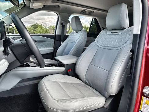 Used 2025 Ford Explorer Platinum w/ LUX Leather Package AWD/4WD image 11