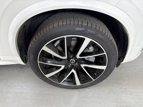Used 2025 Volvo XC90 B6 Plus w/ Protection Package Premier AWD/4WD image 11
