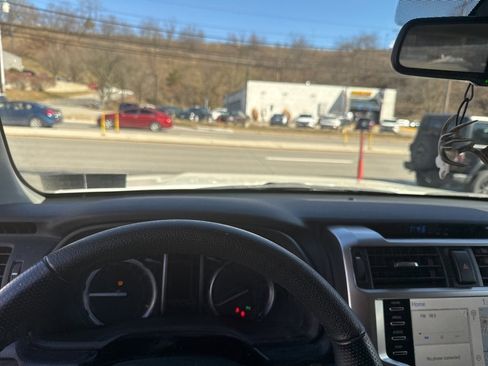 Used 2023 Toyota 4Runner Limited image 5