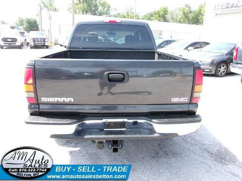 Used 2005 GMC Sierra 1500 SLE w/ Off-Road Package AWD/4WD image 4