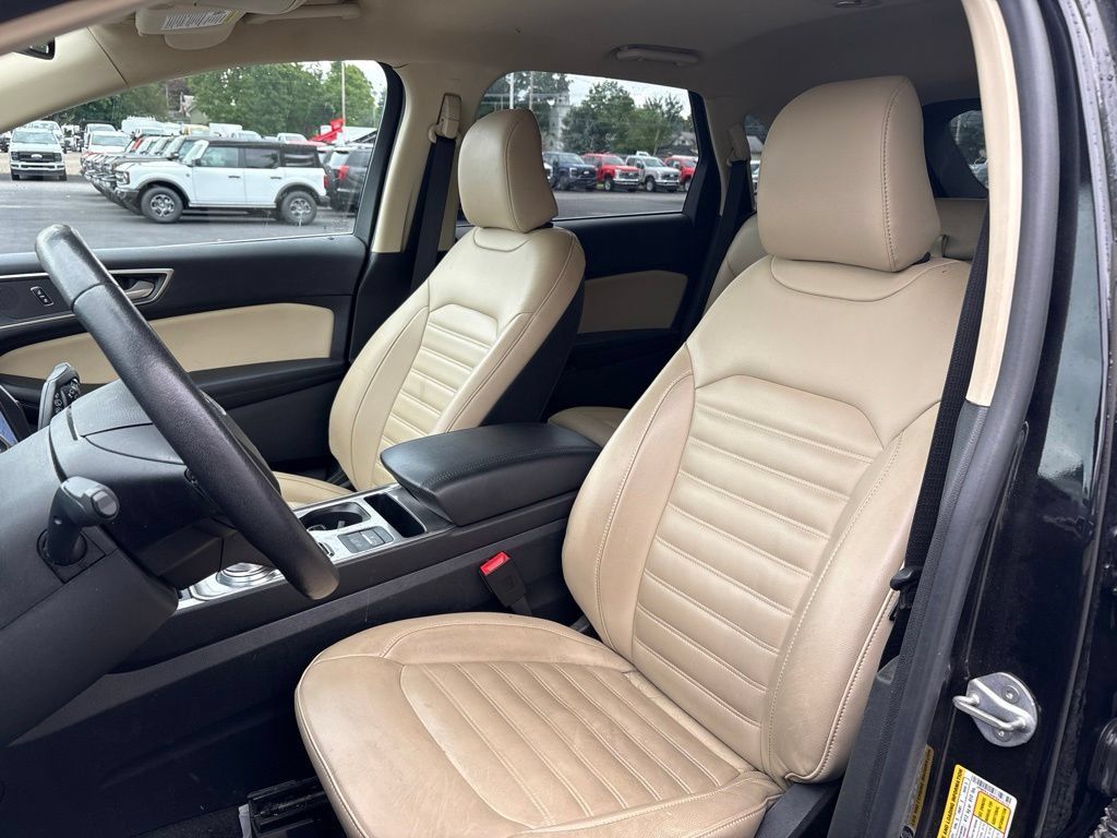 Used 2023 Ford Edge SEL AWD/4WD image 6