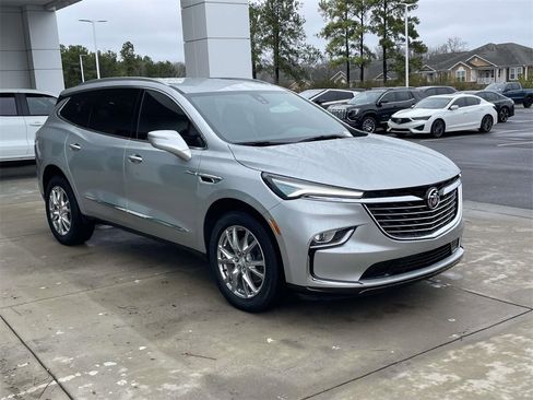 Used 2022 Buick Enclave Premium w/ Surround and Sites Package image 4