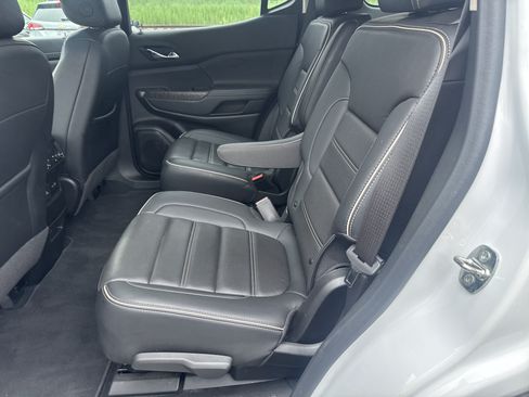 Used 2023 GMC Acadia Denali AWD/4WD image 13