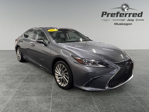 Used 2019 Lexus ES 300h w/ Accessory Package FWD image 1