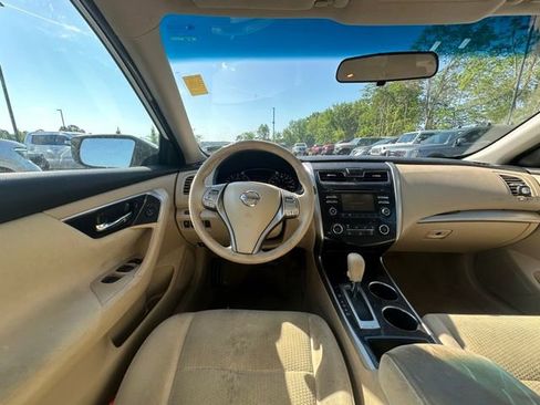 Used 2014 Nissan Altima 2.5 S w/ Display Audio Package FWD image 15