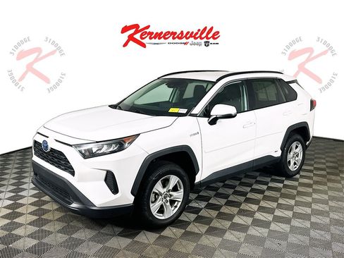 Used 2019 Toyota RAV4 LE image 3