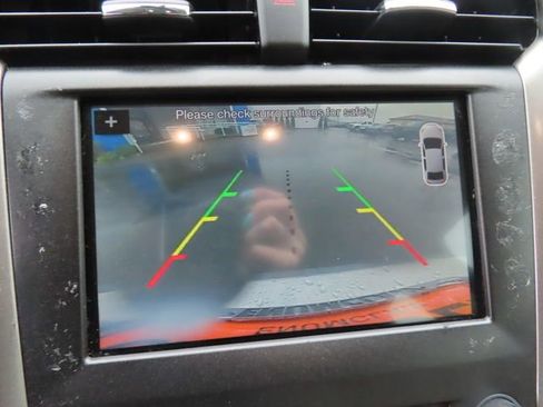 Used 2018 Ford Fusion SE w/ Fusion SE Technology Package image 32