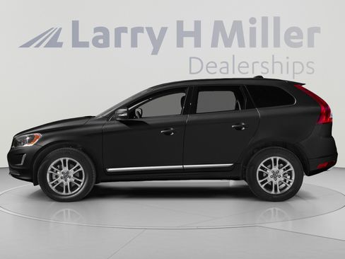 Used 2015 Volvo XC60 T5 w/ Proximity Package AWD/4WD image 3