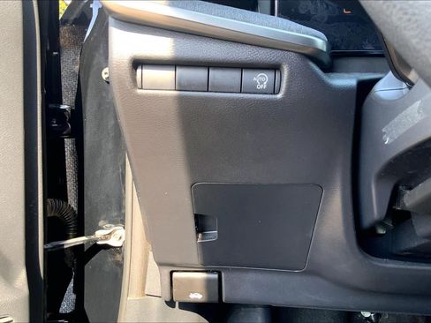 Used 2025 Nissan Kicks SV w/ SV Premium Package FWD image 36