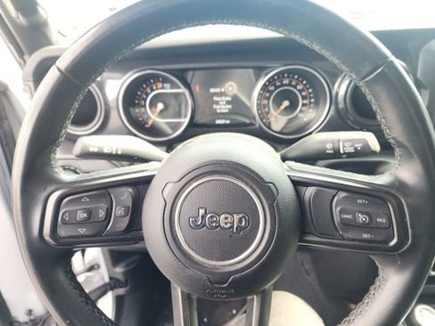 Used 2022 Jeep Gladiator Sport AWD/4WD image 8