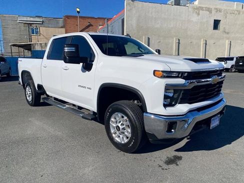 Used 2024 Chevrolet Silverado 2500 LT image 10
