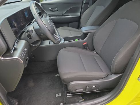 Used 2025 Hyundai Kona SEL FWD image 9