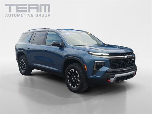 Used 2025 Chevrolet Traverse Z71 w/ Driver Confidence Package image 1