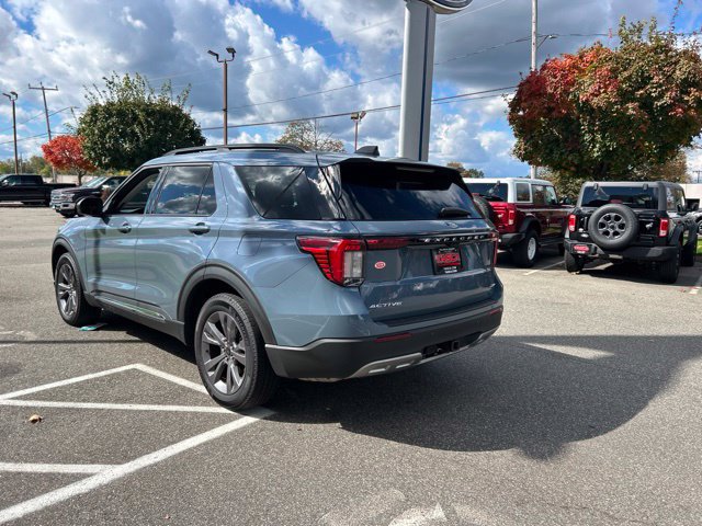 Used 2025 Ford Explorer Active w/ Active Comfort Package AWD/4WD image 5