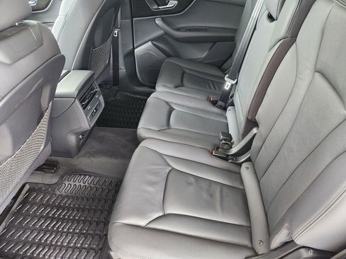Used 2022 Audi Q7 3.0T Premium AWD/4WD image 30