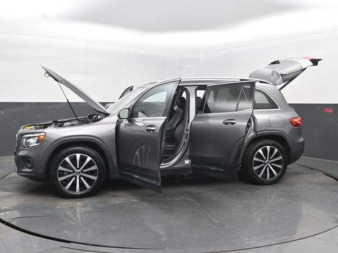 Used 2023 Mercedes-Benz GLB 250 4MATIC image 41