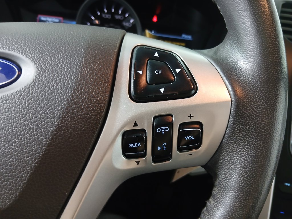 Used 2014 Ford Explorer XLT w/ Equipment Group 202A AWD/4WD image 26