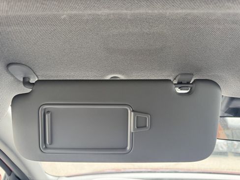 Used 2025 Hyundai Elantra SE image 17