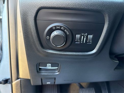 Used 2023 Jeep Grand Cherokee Altitude image 35