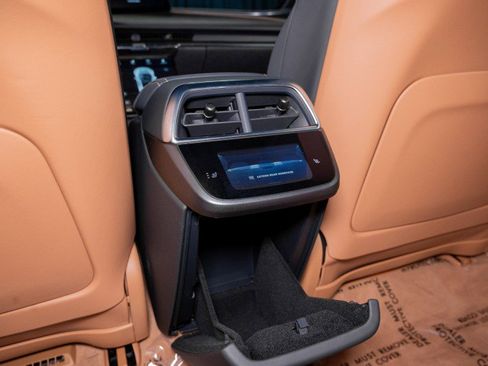 Used 2025 Lucid Air Touring image 28