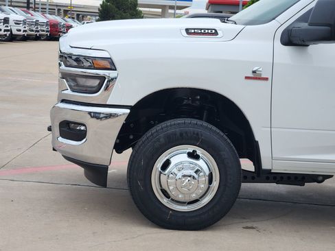 New 2026 RAM 3500 Tradesman AWD/4WD image 10