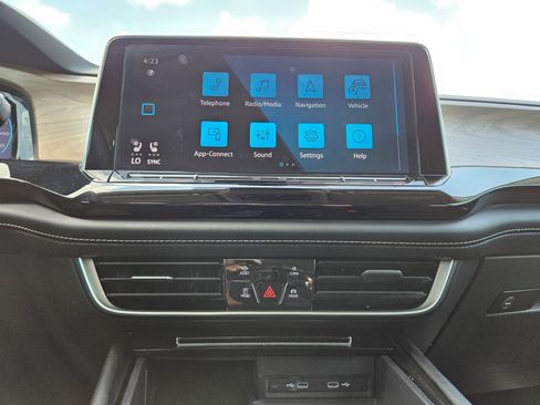 Used 2024 Volkswagen Atlas SE FWD image 24
