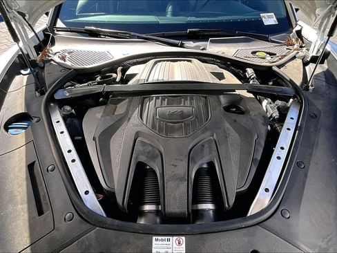 Used 2022 Porsche Panamera image 10