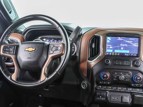 Used 2023 Chevrolet Silverado 2500 High Country w/ Technology Package image 18