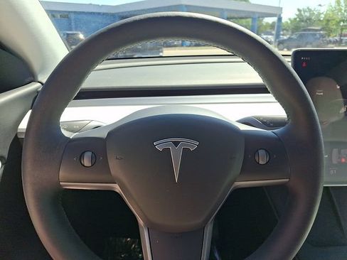 Used 2021 Tesla Model Y Long Range AWD/4WD image 22