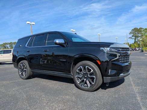 Used 2022 Chevrolet Tahoe Premier RWD image 2