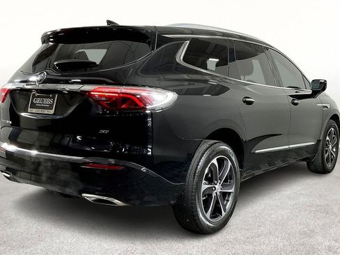 Used 2022 Buick Enclave Essence w/ Sport Touring Edition image 2