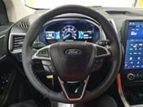 Used 2022 Ford Edge SEL w/ Convenience Package image 12