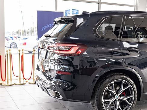 Used 2023 BMW X5 xDrive40i w/ M Sport Package AWD/4WD image 16