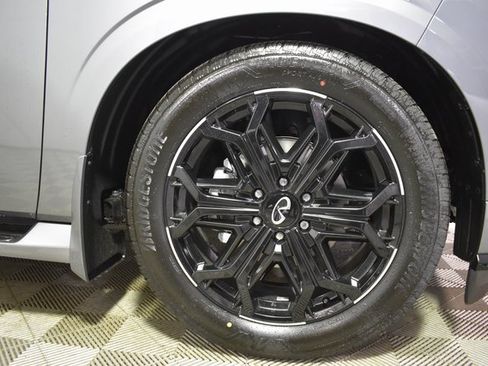 New 2026 INFINITI QX80 4WD image 9