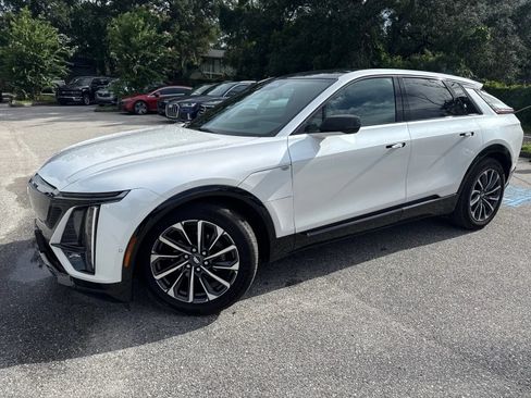 Used 2024 Cadillac Lyriq Sport RWD image 3