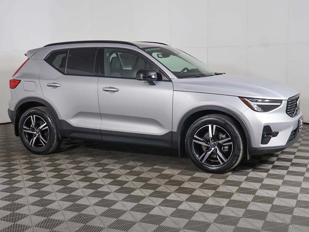 Used 2023 Volvo XC40 B5 Plus w/ Climate Package AWD/4WD image 15