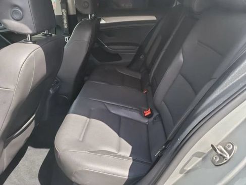 Used 2015 Volkswagen Golf TDI S FWD image 22