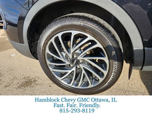 Used 2020 Lincoln Nautilus Reserve image 47