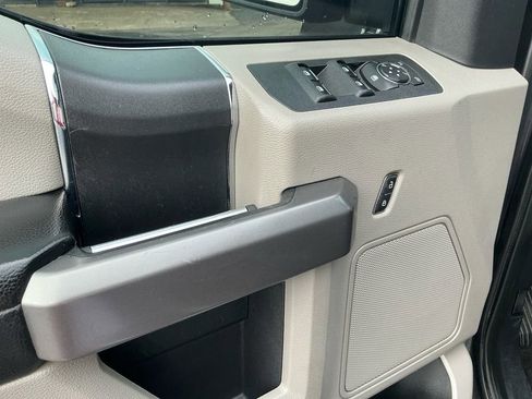 Used 2020 Ford F150 XLT image 16