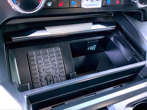 Used 2024 Ford F250 Platinum image 30