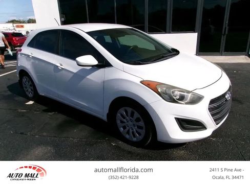 Used 2017 Hyundai Elantra GT FWD image 1