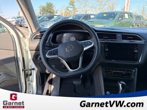 Used 2024 Volkswagen Tiguan SE image 14