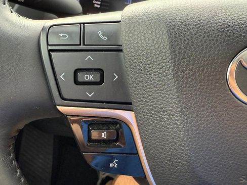 Certified 2023 Toyota Crown image 18