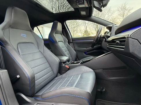 Used 2024 Volkswagen Golf R image 18