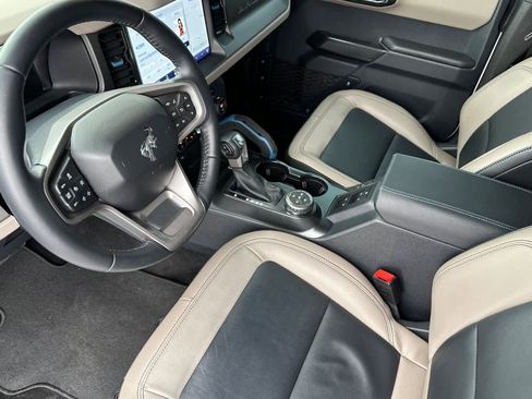 Used 2024 Ford Bronco Wildtrak image 11